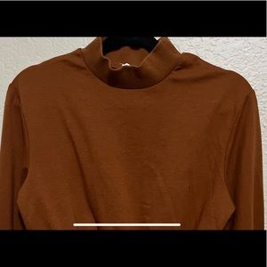 Burt orange crop top